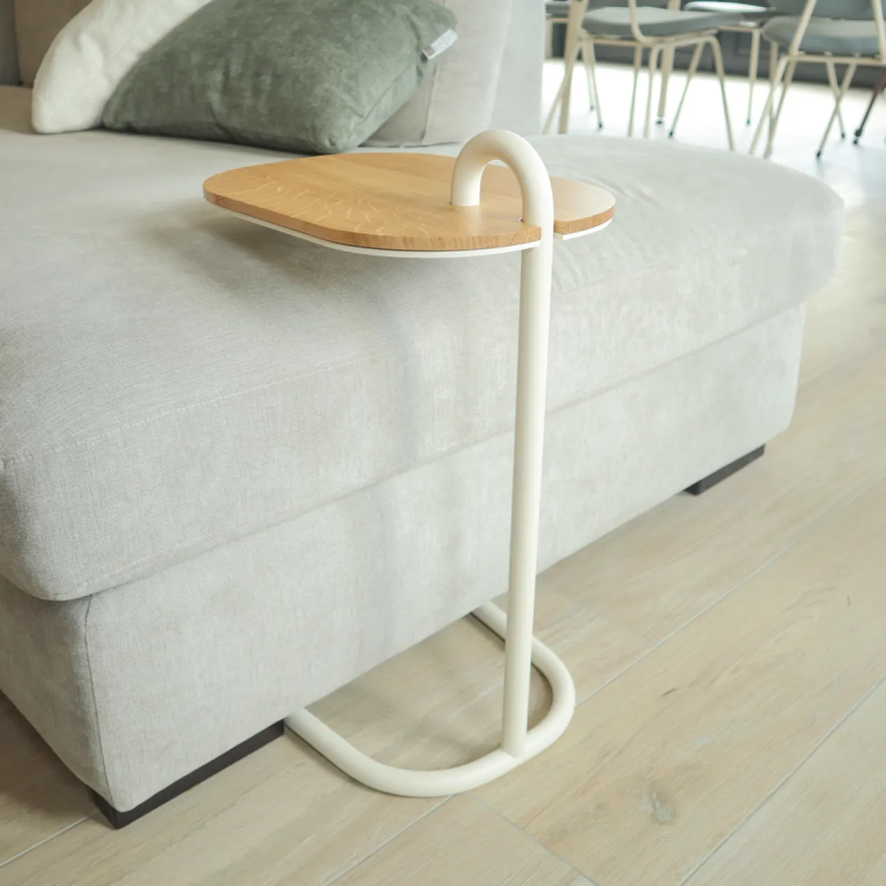 Stand by Me bijzettafel Oak Walnut (49cm hoog) - RAL1013 Pearl White