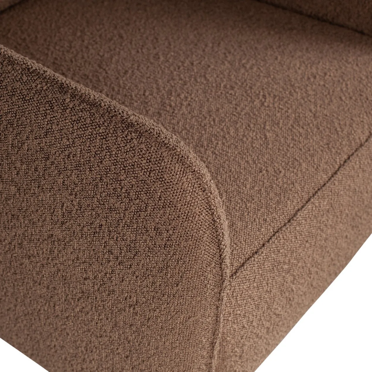 Statement fauteuil met arm boucle nougat