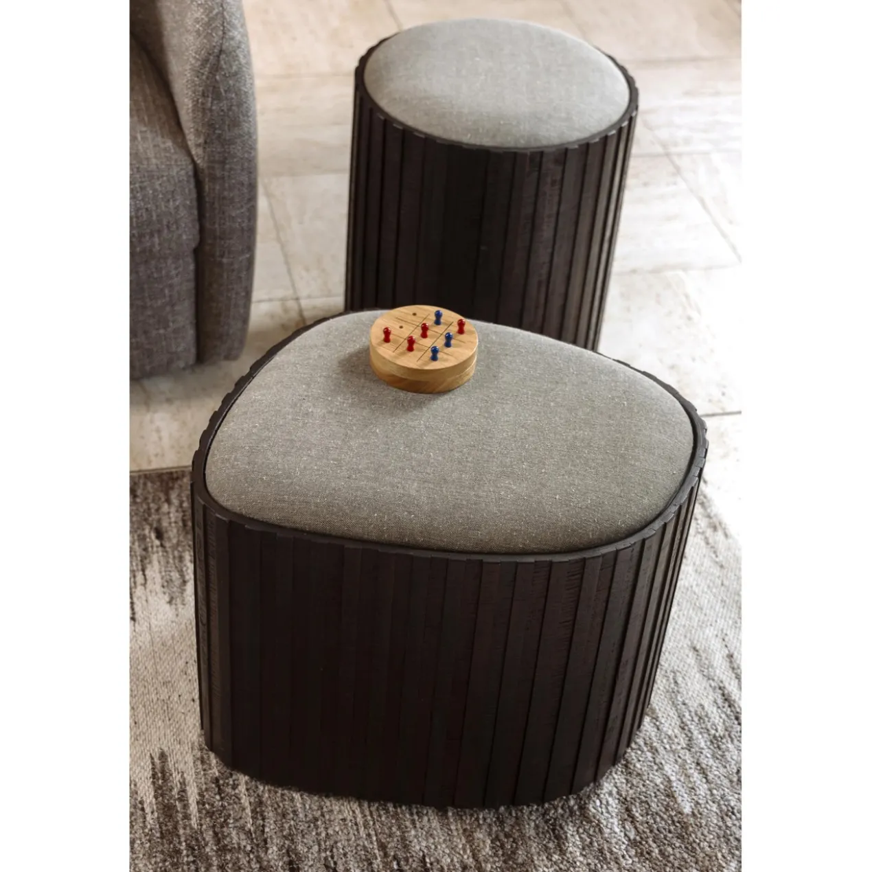 Storage pouf bay low
