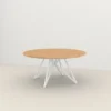 Studio HENK tafel Butterfly Rond QuadpodXL - wit frame, hardwax light 3041 ⌀180 | HWO NL 3041 | Rechte Rand | Frame Wit