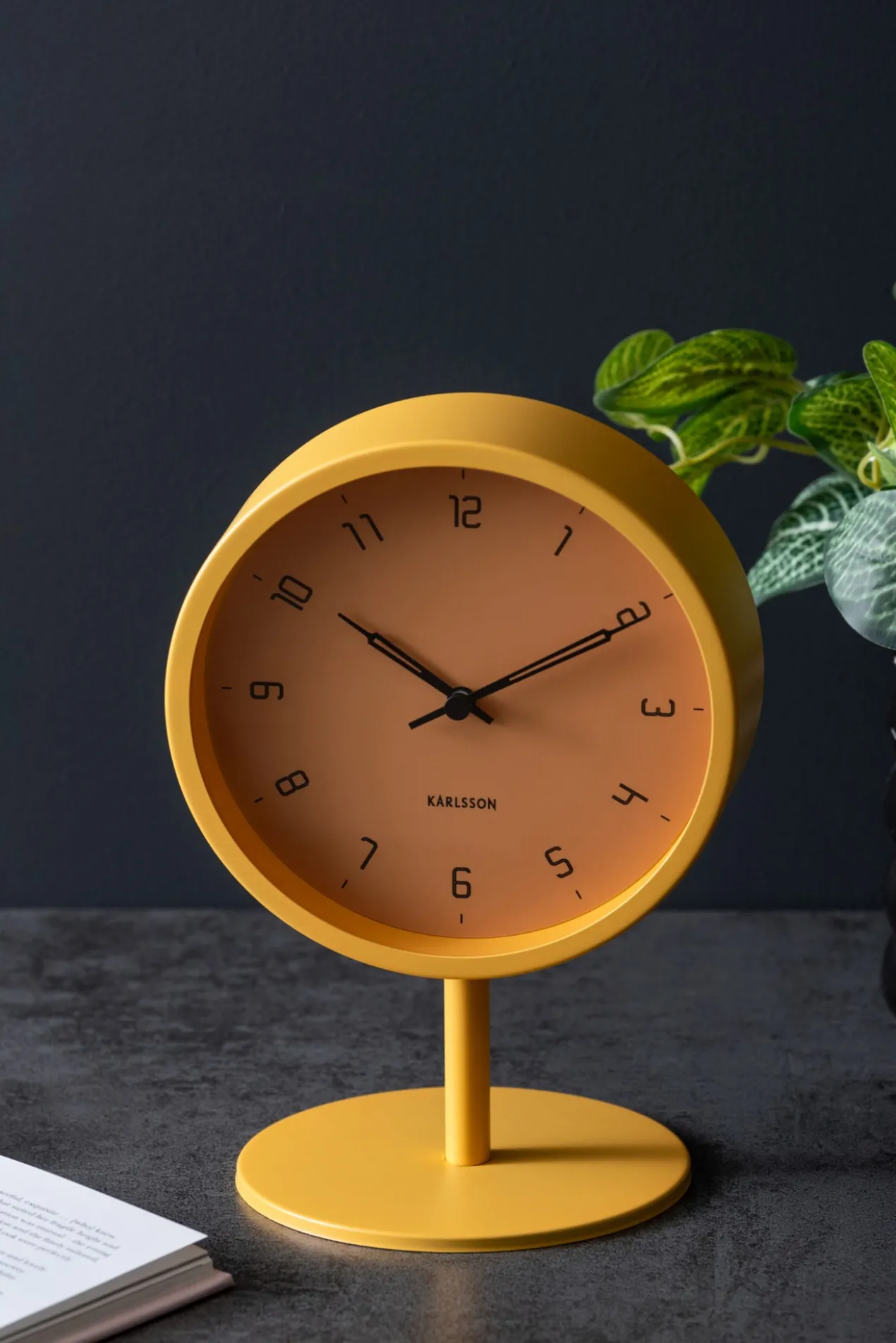Table clock Stark iron matt honey yellow