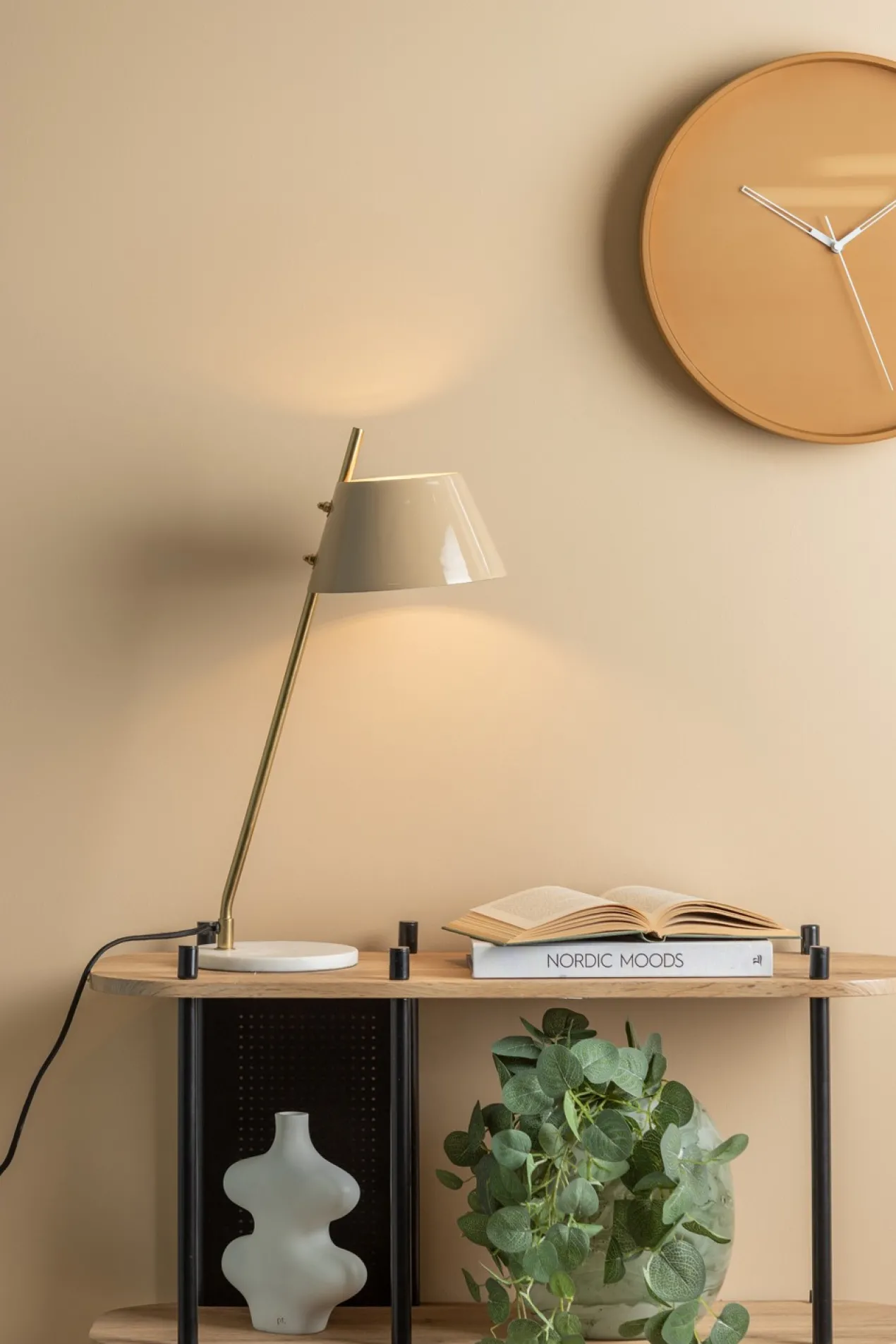 Table lamp Savvy enamel soft brown