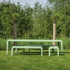 Tuinbank Bended Bench 140 pale green