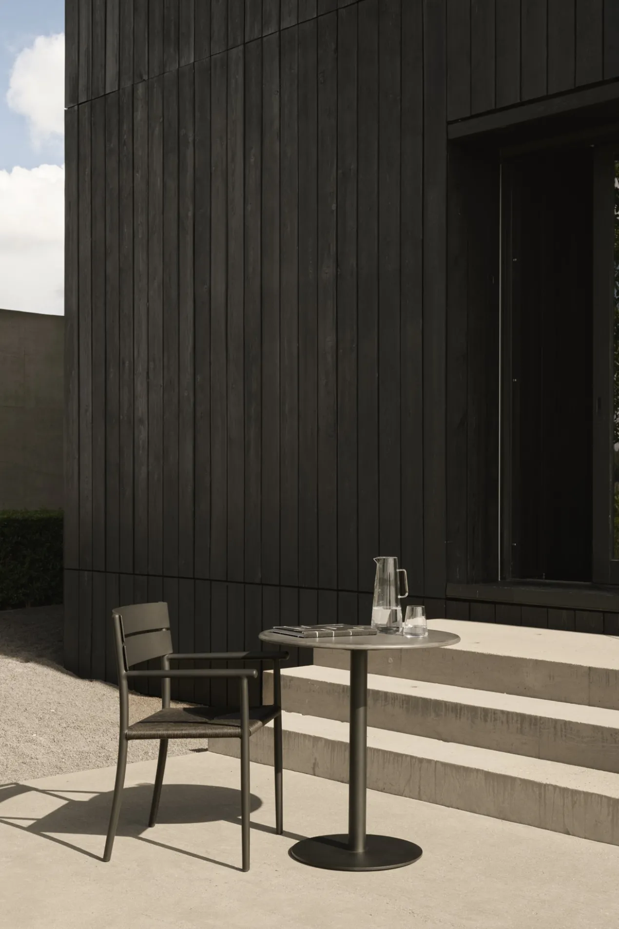Tuinstoel Elin dark bronze/koord met armleuning