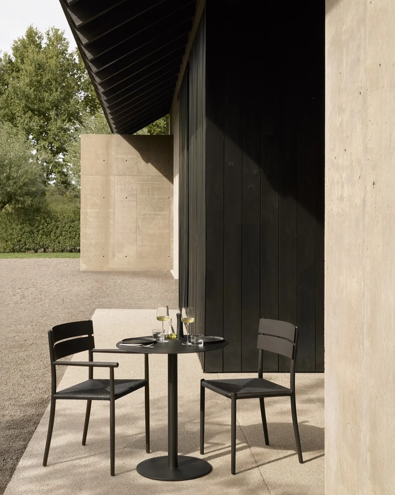 Tuinstoel Elin dark bronze/koord met armleuning