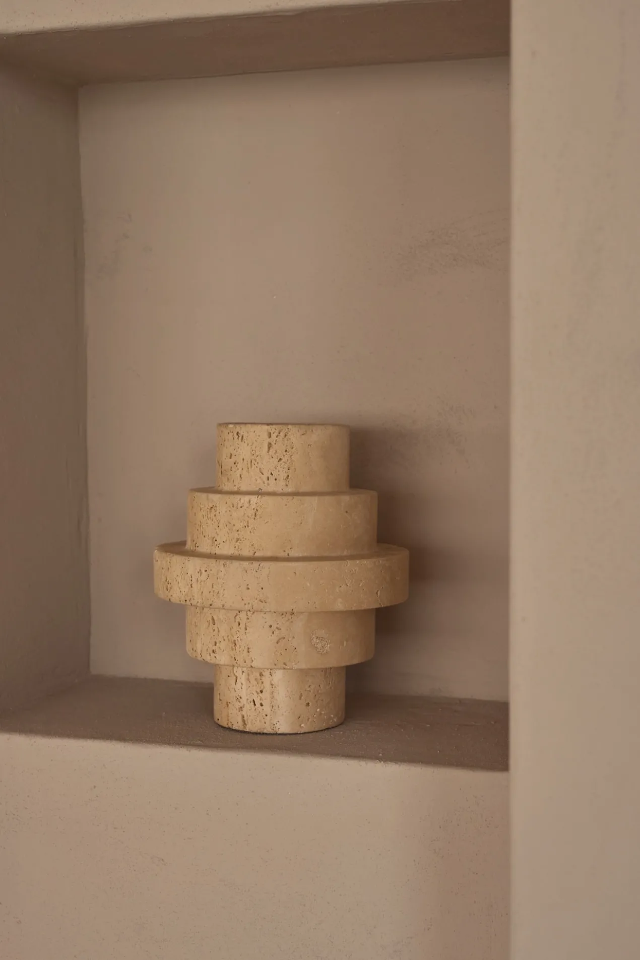 Vaas Agano Travertine M