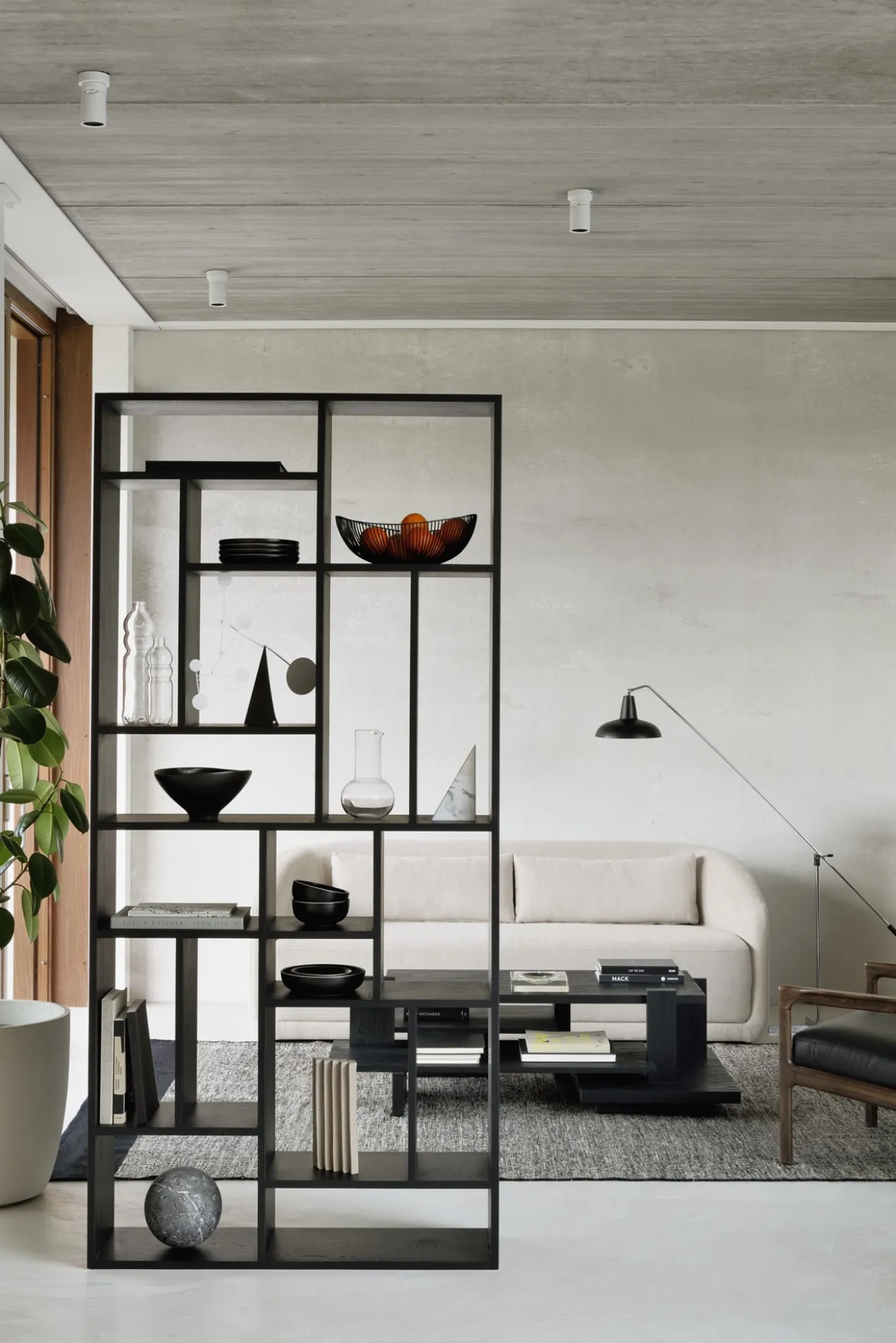 Vakkenkast M Rek - zwart eiken - 104x30x219 cm