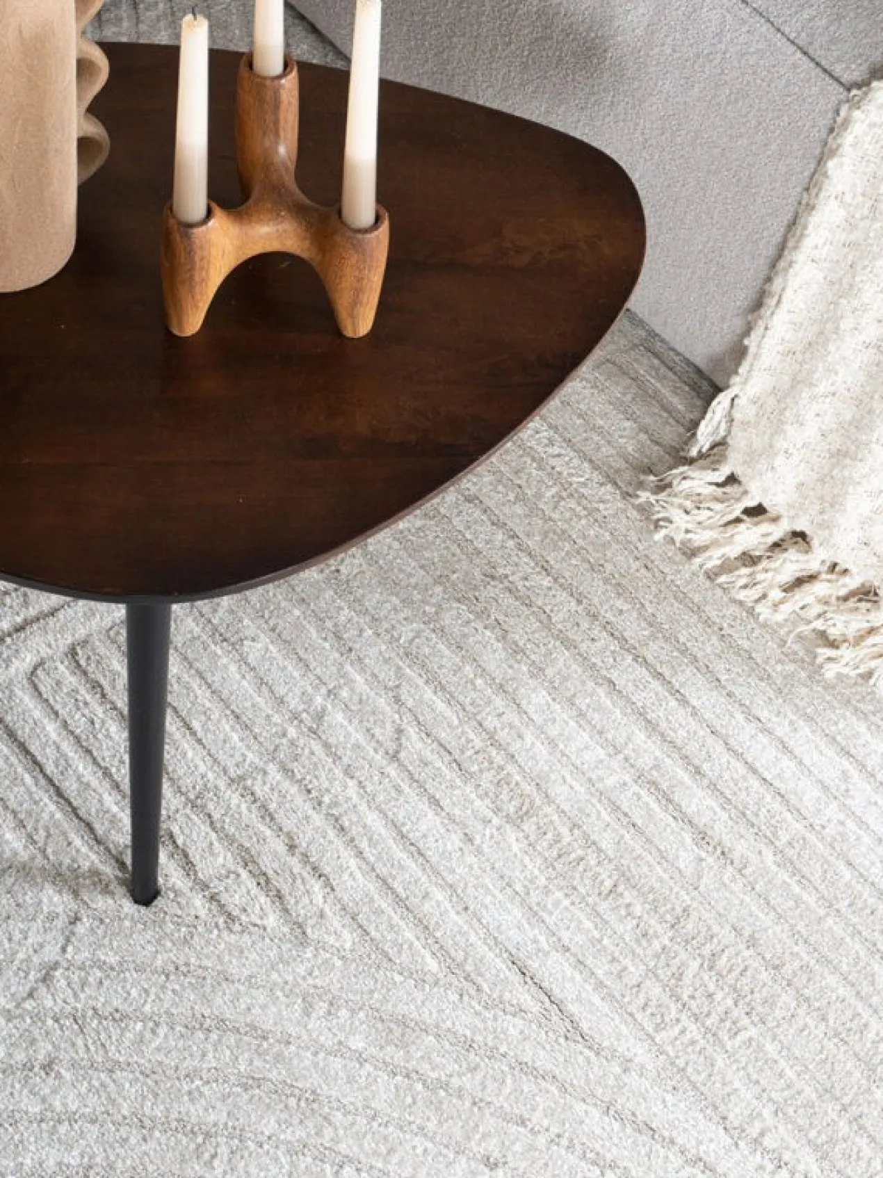 Vloerkleed Ella Beige 240 x 340 cm