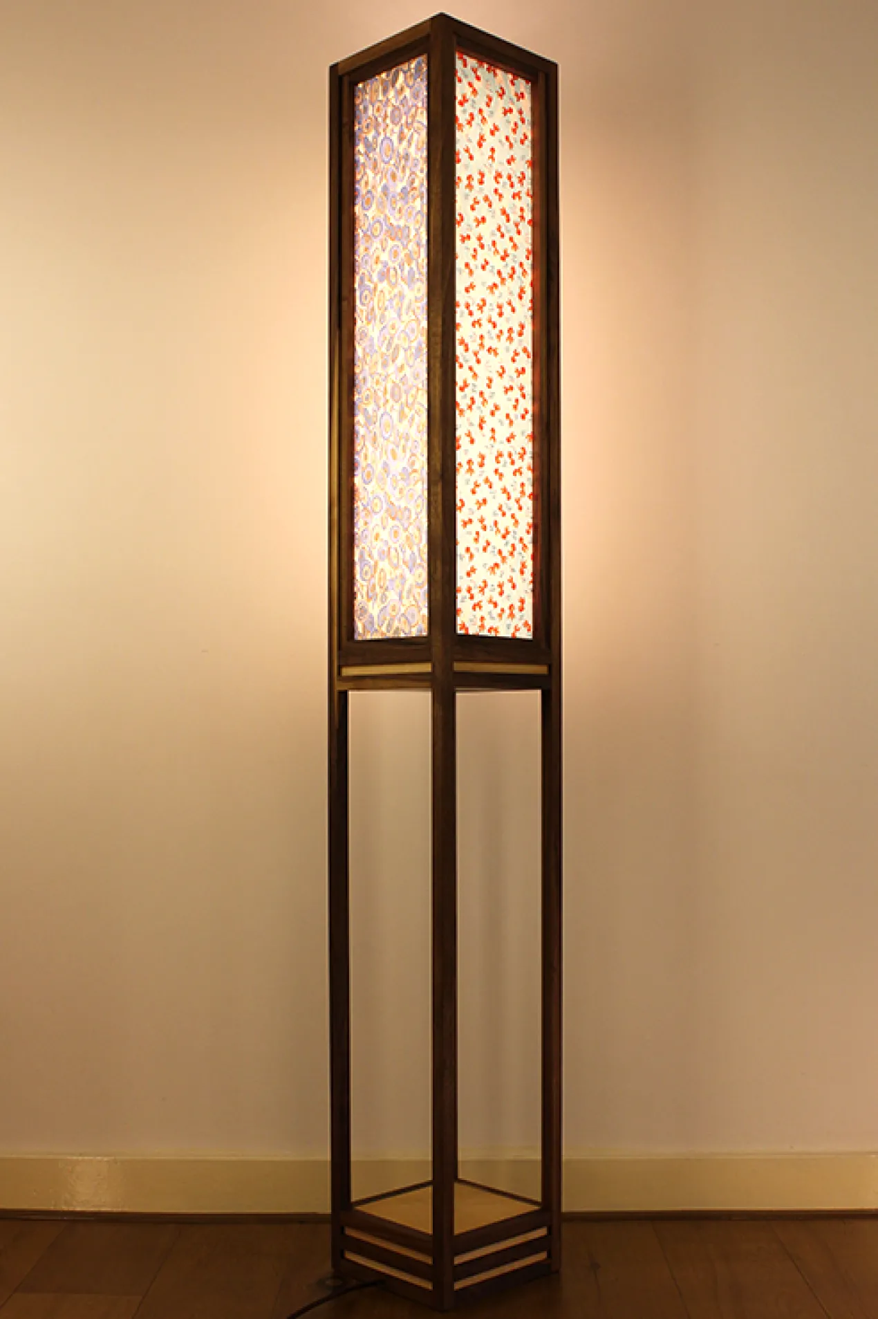 Vloerlamp Ginza walnut