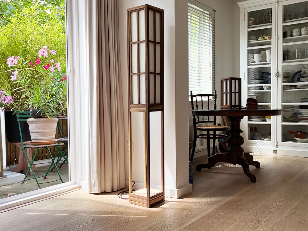 Vloerlamp Tokyo walnut