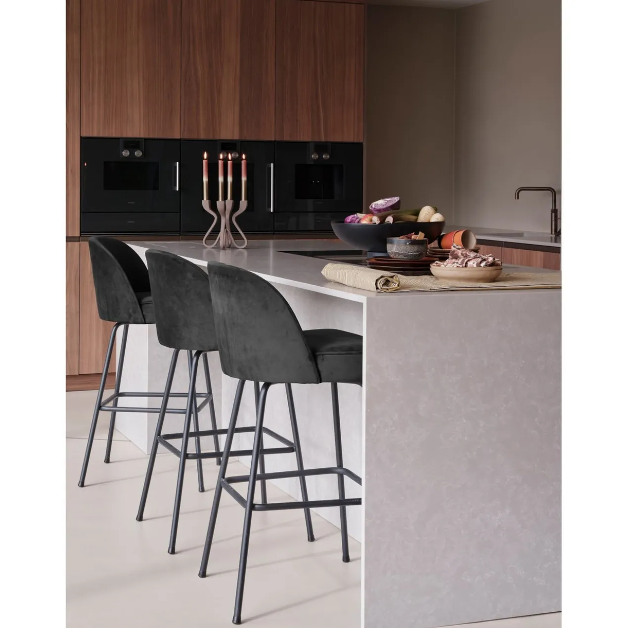 Vogue barstoel 80 cm velvet zwart