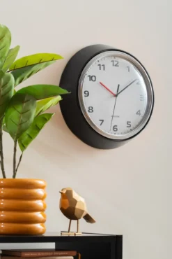 Wall clock Modern Retro black