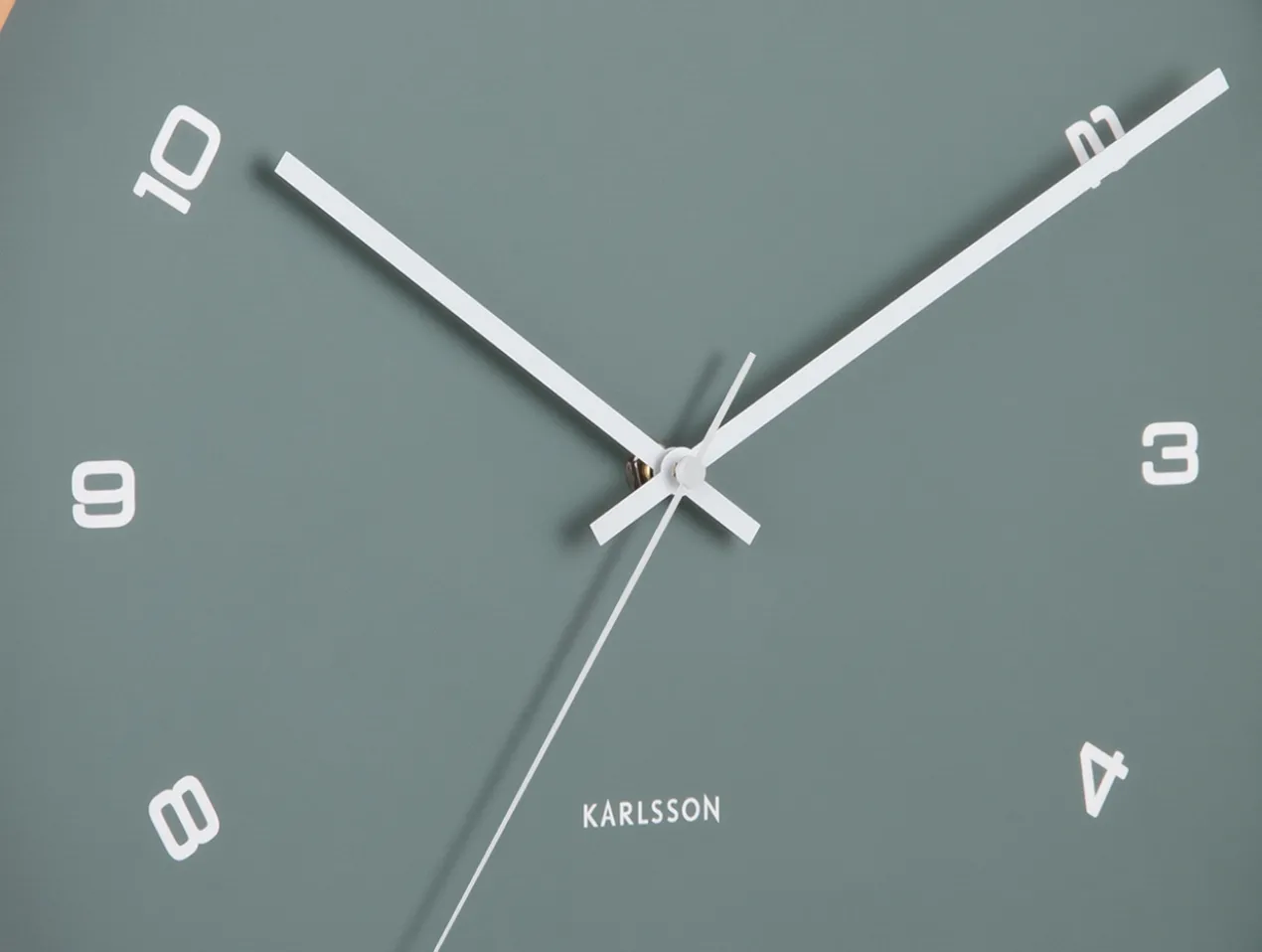 Wall clock Modesta light wood jungle green