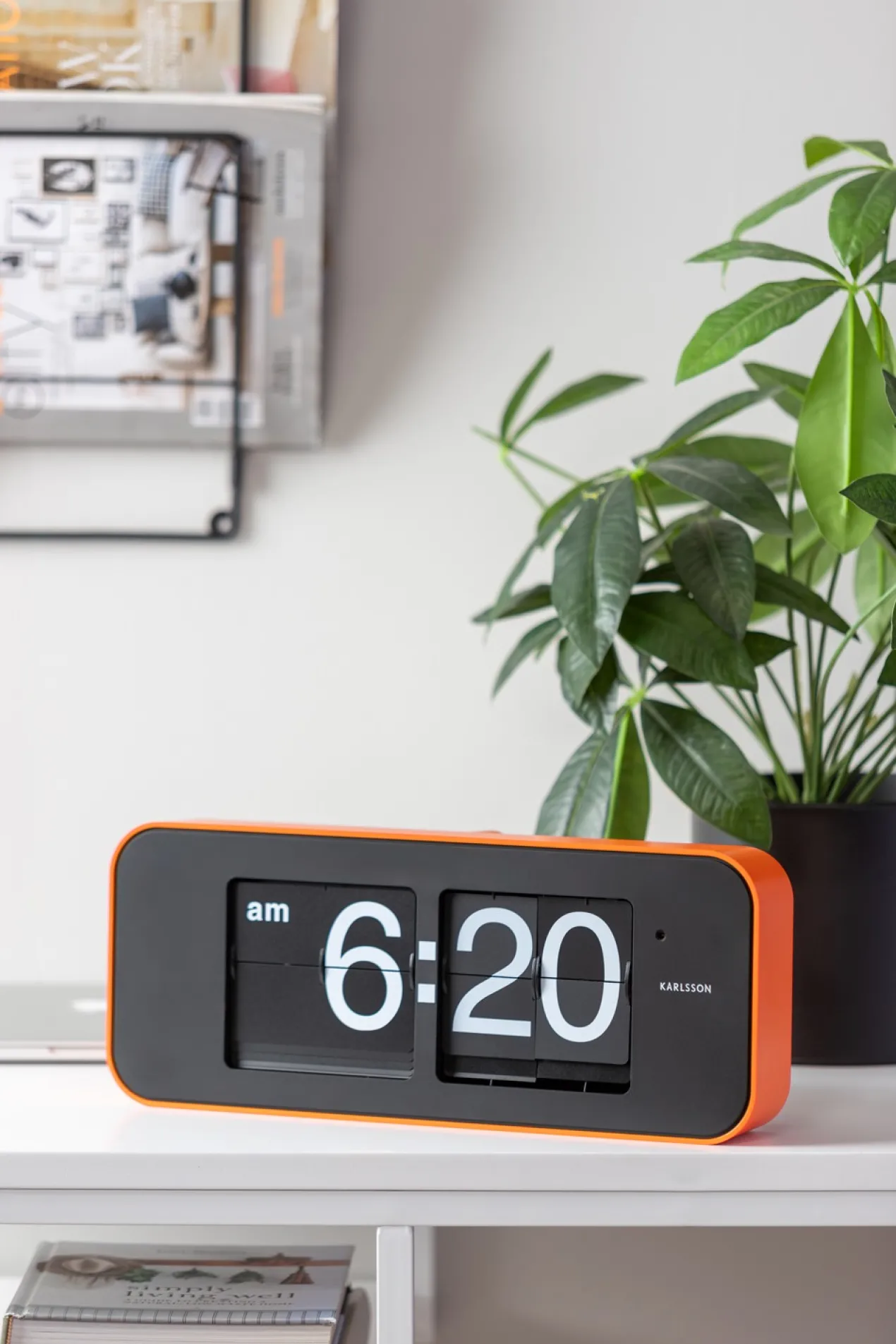 Wall clock Wide Flip orange casing, black dial