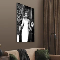 Walljar acrylglas schilderij - Marilyn Monroe Posing Acrylglas schilderij - 80 x 120 cm