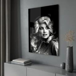 Walljar acrylglas schilderij - Dolly Parton Acrylglas schilderij - 60 x 90 cm