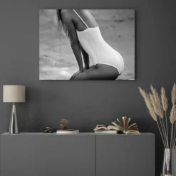 Walljar acrylglas schilderij - Beach Woman Acrylglas schilderij - 70 x 100 cm