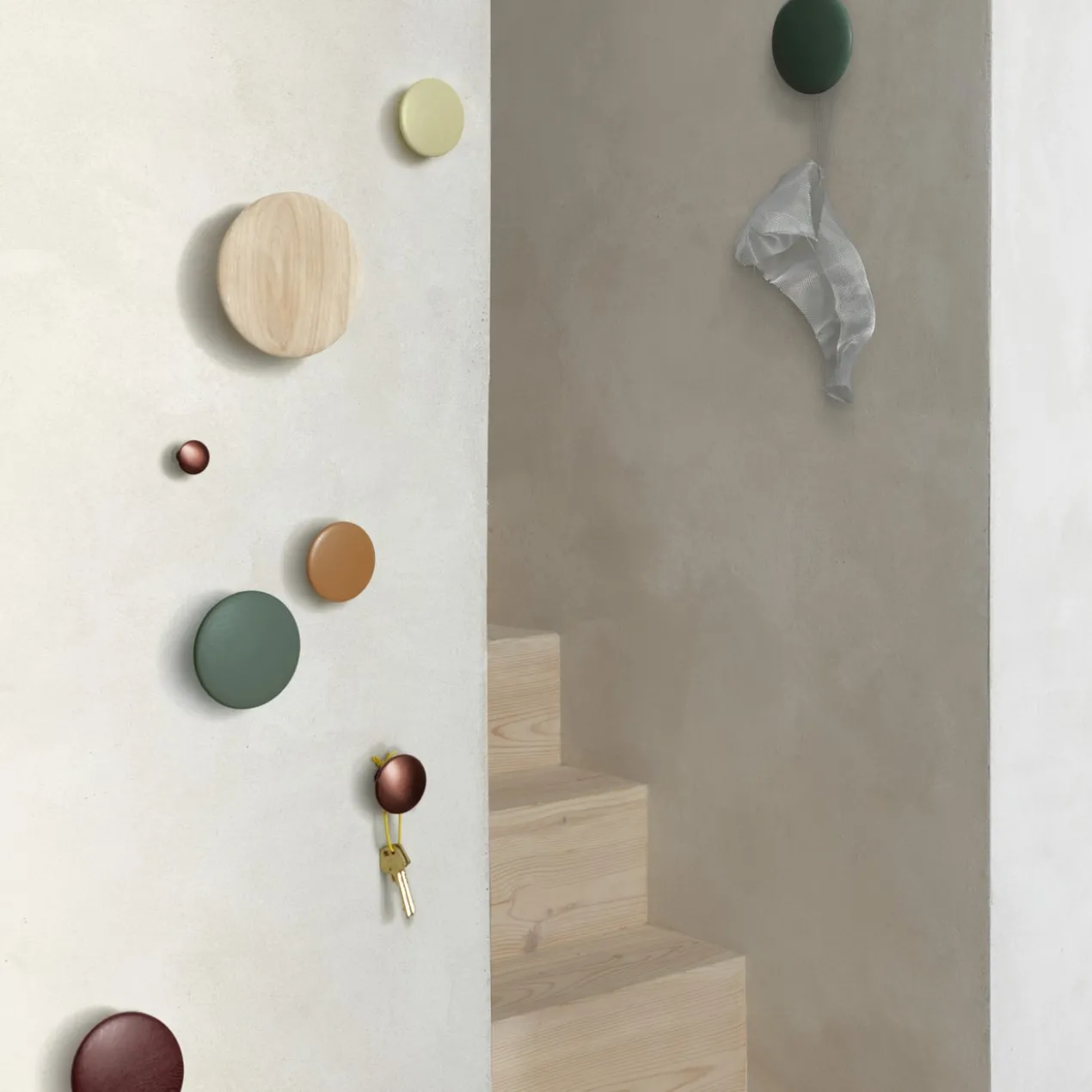 Wandhaken The Dots L zwart