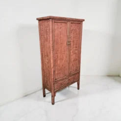 Wandkast 2 deur 4 la roze/rood uniek