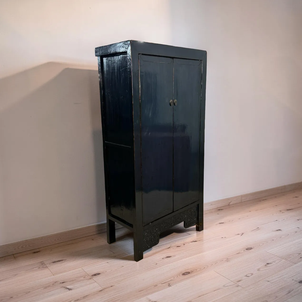 Wandkast 2 deurs lak uniek blauw