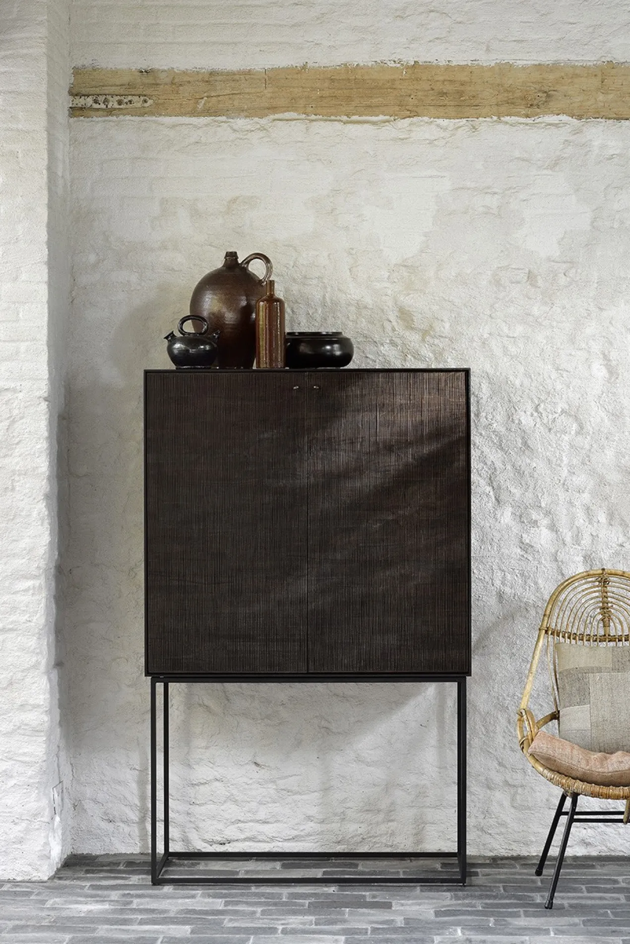 Wandkast Grooves - teak off black/brown - H162 cm