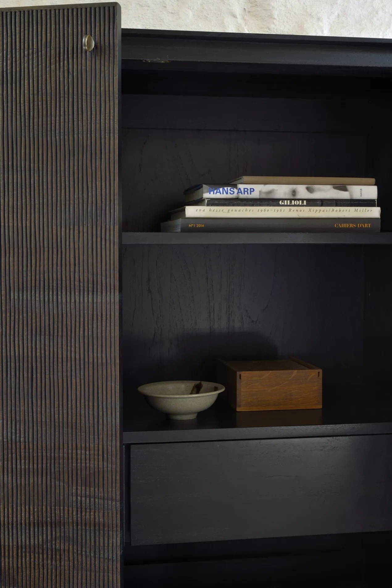 Wandkast Grooves - teak off black/brown - H162 cm
