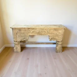 Wandkast met mooie snijwerk naturel