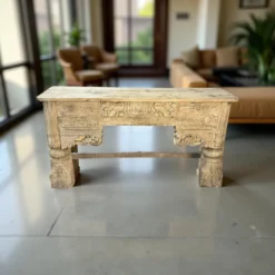 Wandkast met mooie snijwerk naturel