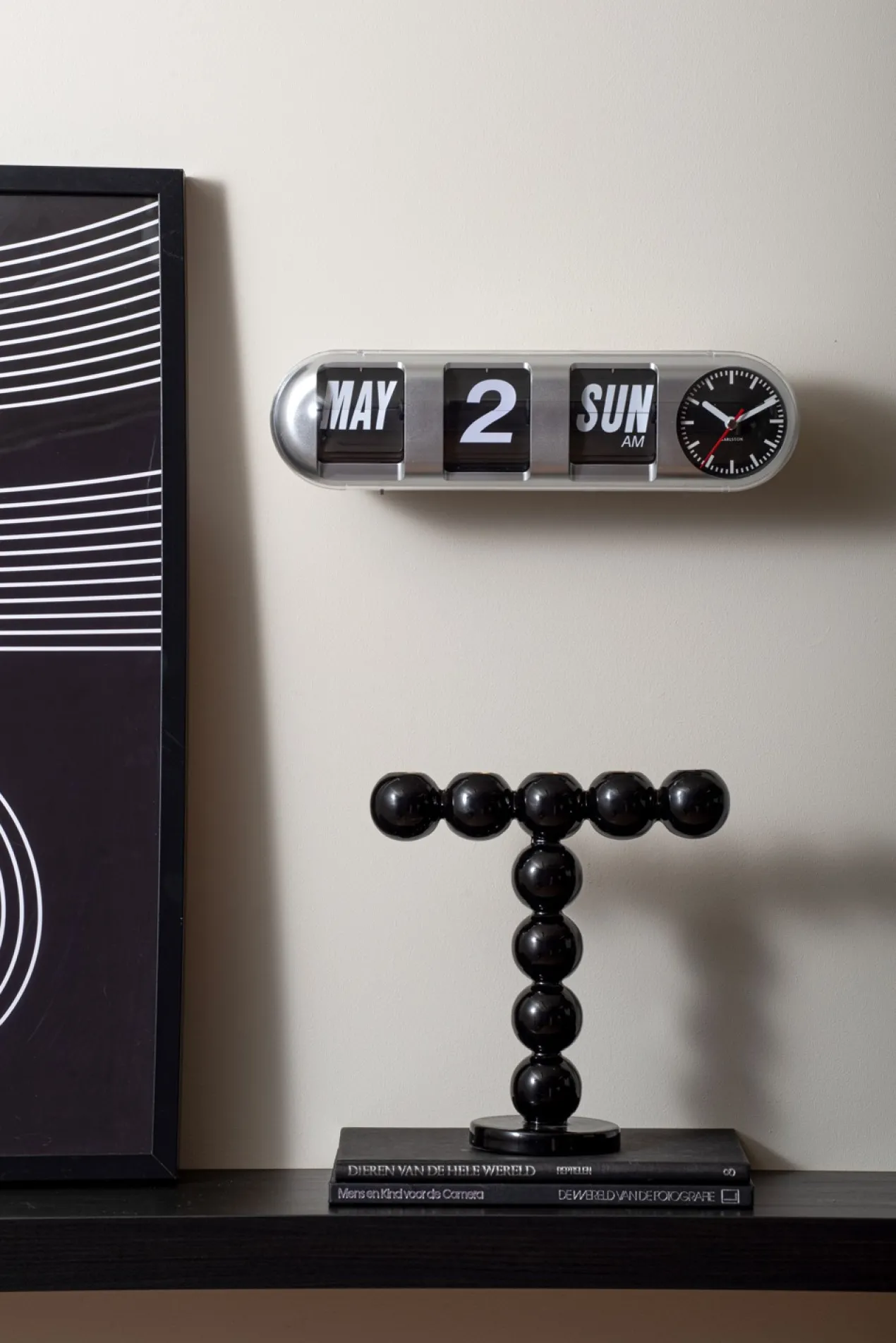 Wandklok Tube Flip - Heldergeel