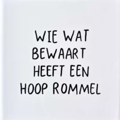 Wandtegel Wie wat bewaart
