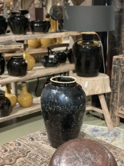 X0100994 Pot zwart uniek